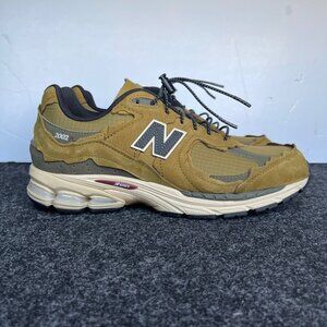 New Balance Athletic Shoes in Olive and Tan